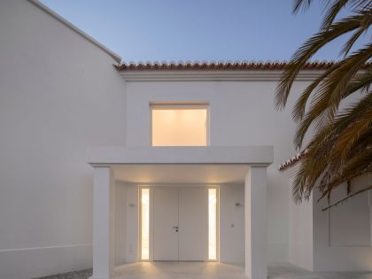 A Stylish Contemporary Home with Captivating Interiors in Algarve, Portugal by Marlene Uldschmidt Architects (15)