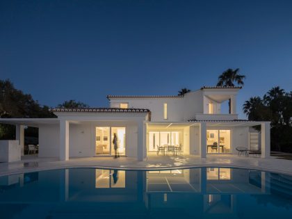 A Stylish Contemporary Home with Captivating Interiors in Algarve, Portugal by Marlene Uldschmidt Architects (16)