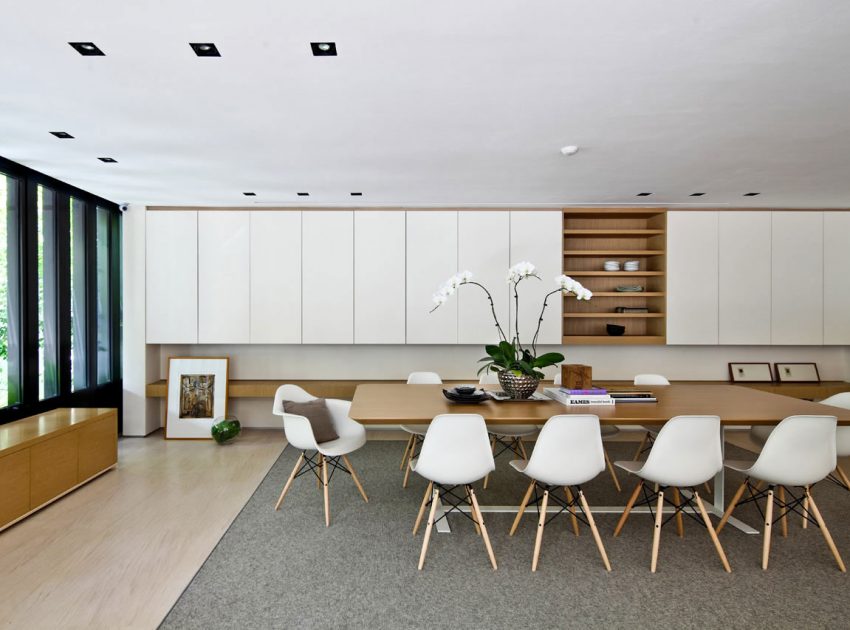 A Stylish Contemporary Home with Light and Airy Interiors in Singapore by ONG&ONG (4)