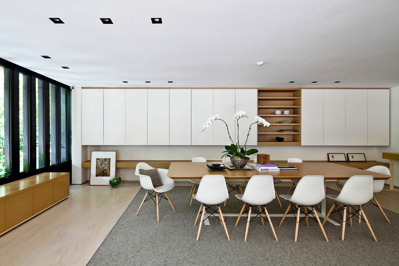A Stylish Contemporary Home with Light and Airy Interiors in Singapore by ONG&ONG (4)