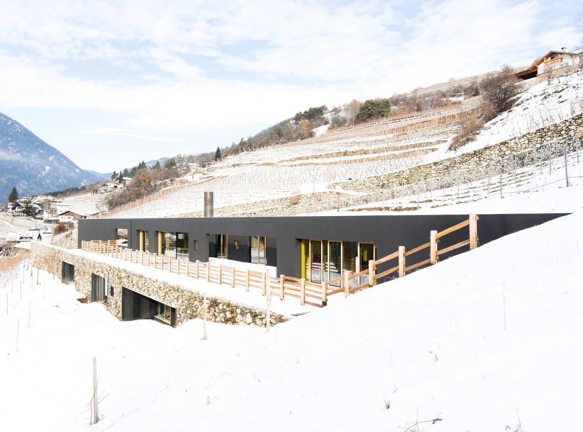A Stylish Contemporary Home with Natural Stone Walls in Neustift, Italy by Bergmeister Wolf Architekten (18)