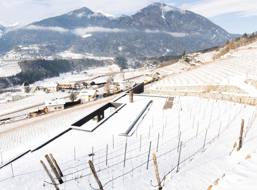 A Stylish Contemporary Home with Natural Stone Walls in Neustift, Italy by Bergmeister Wolf Architekten (19)