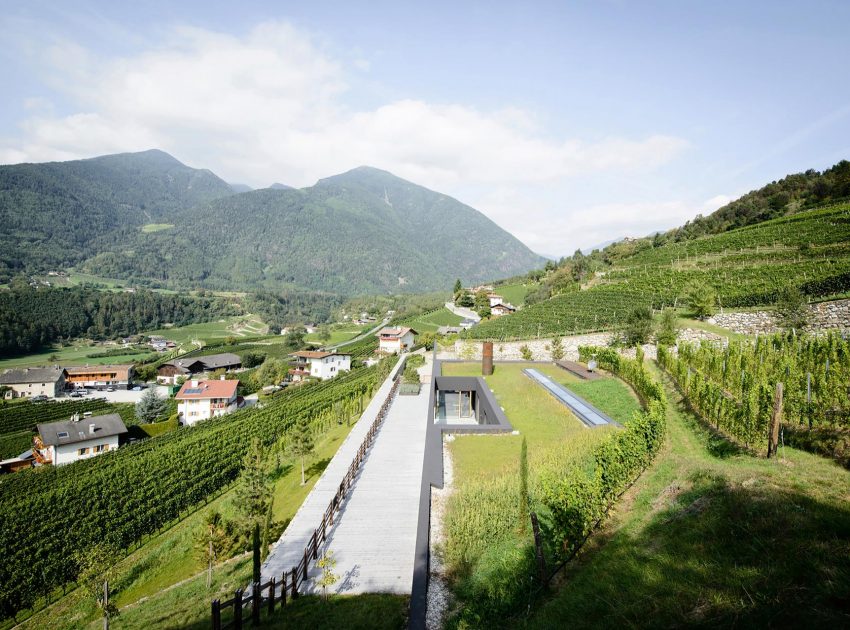 A Stylish Contemporary Home with Natural Stone Walls in Neustift, Italy by Bergmeister Wolf Architekten (2)