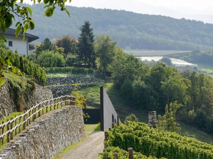 A Stylish Contemporary Home with Natural Stone Walls in Neustift, Italy by Bergmeister Wolf Architekten (4)