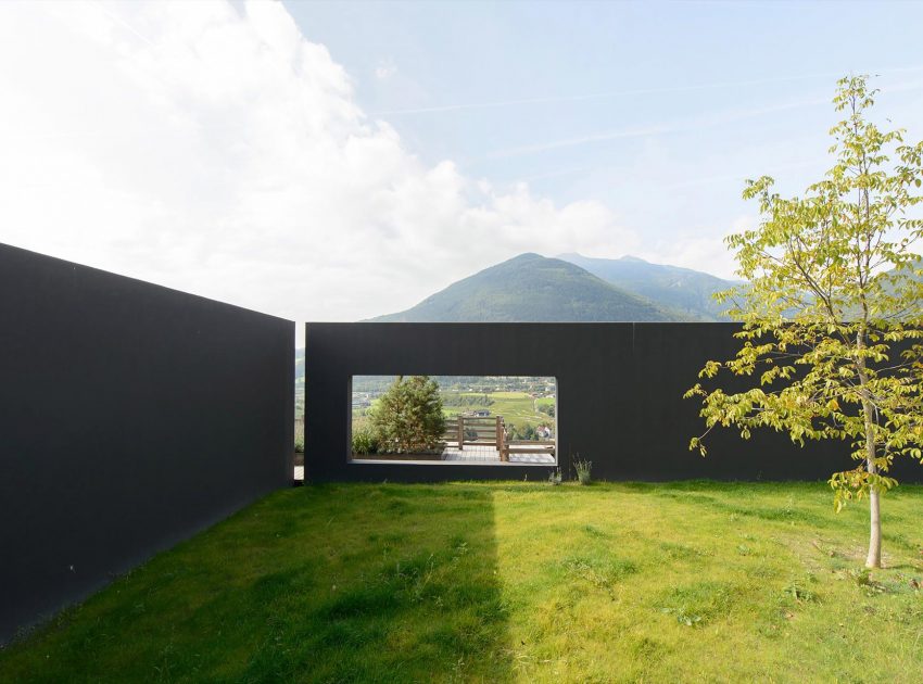 A Stylish Contemporary Home with Natural Stone Walls in Neustift, Italy by Bergmeister Wolf Architekten (5)
