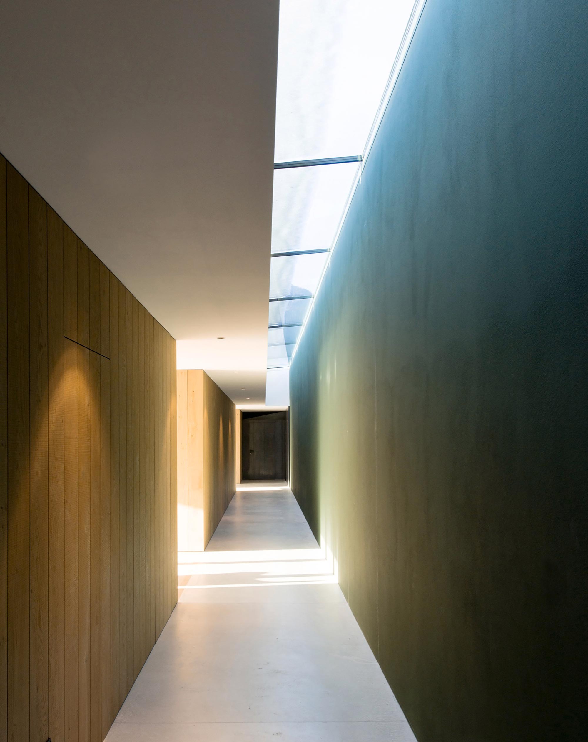 A Stylish Contemporary Home with Natural Stone Walls in Neustift, Italy by Bergmeister Wolf Architekten (6)