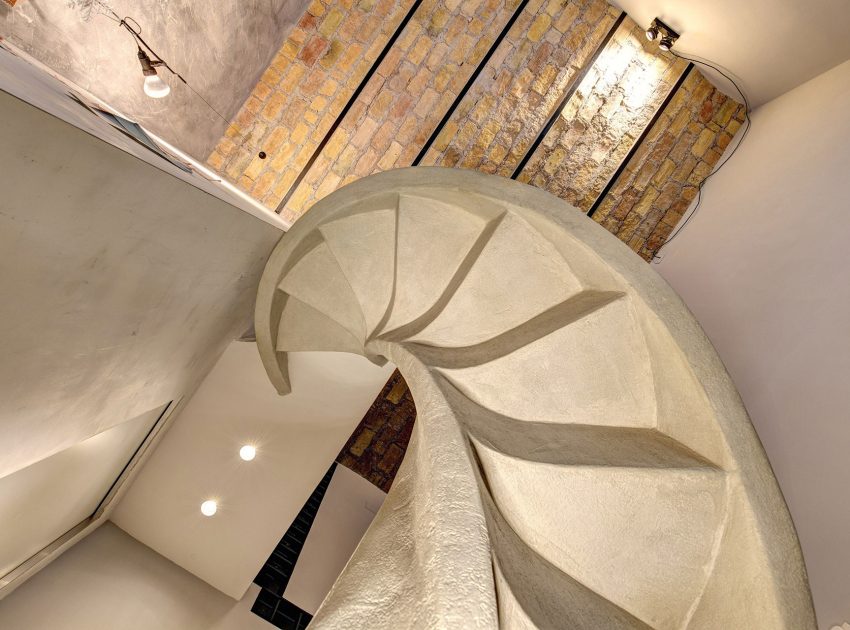 A Stylish Contemporary Home with Spiral Staircase in Rome, Italy by MOB ARCHITECTS (17)