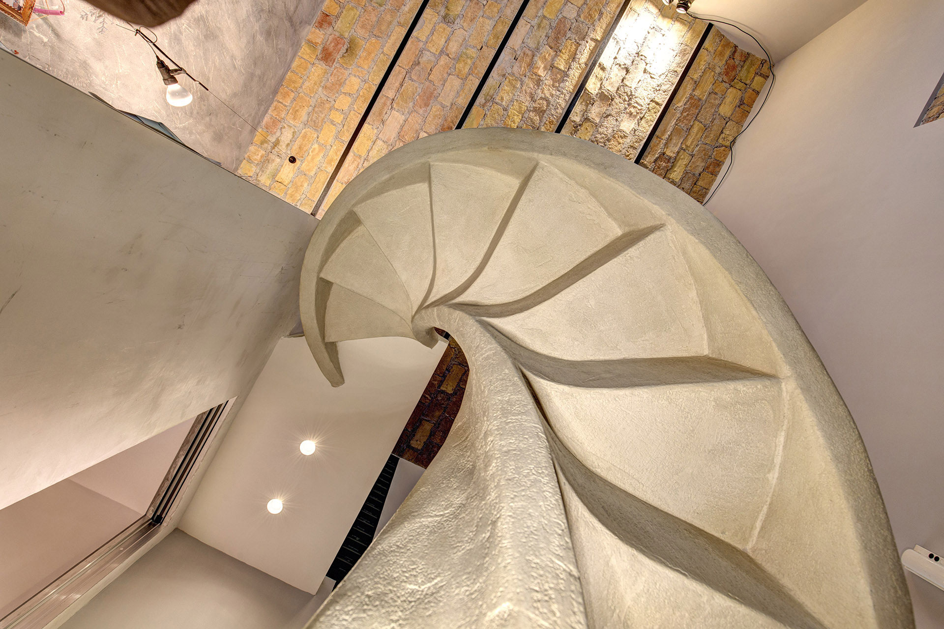 A Stylish Contemporary Home with Spiral Staircase in Rome, Italy by MOB ARCHITECTS (18)