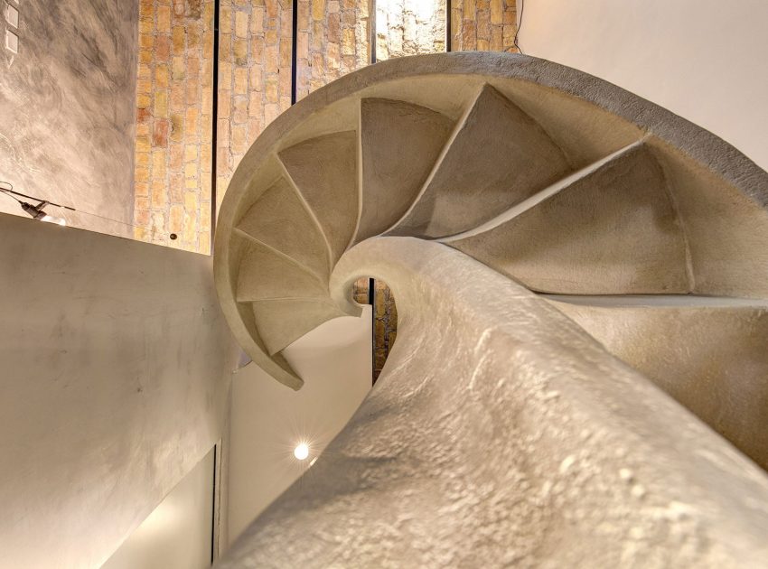 A Stylish Contemporary Home with Spiral Staircase in Rome, Italy by MOB ARCHITECTS (19)
