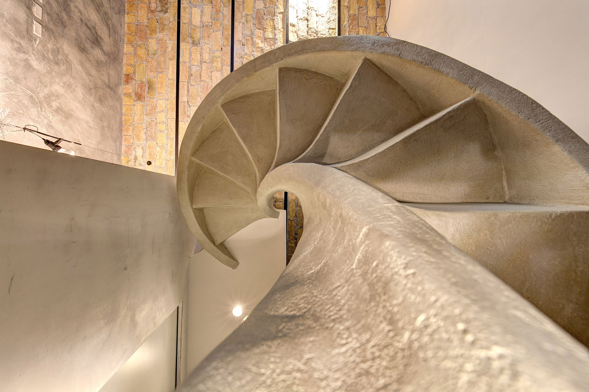 A Stylish Contemporary Home with Spiral Staircase in Rome, Italy by MOB ARCHITECTS (19)