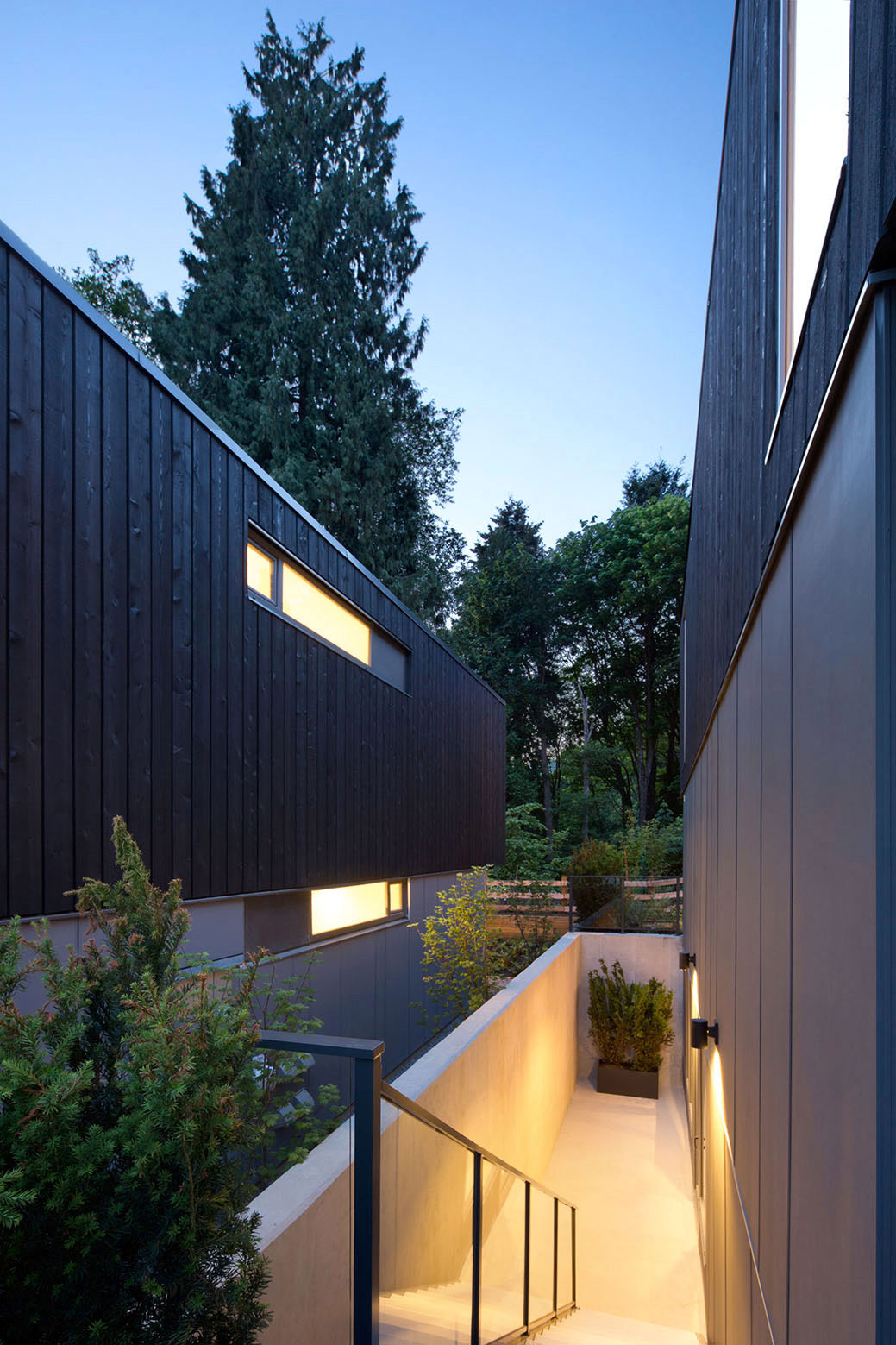A Stylish Contemporary Home with Unique Character in North Vancouver by office of mcfarlane biggar architects + designers (10)