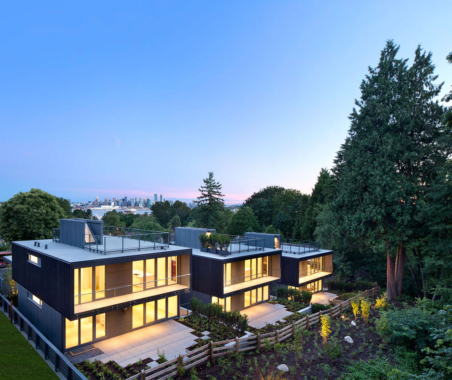 A Stylish Contemporary Home with Unique Character in North Vancouver by office of mcfarlane biggar architects + designers (14)