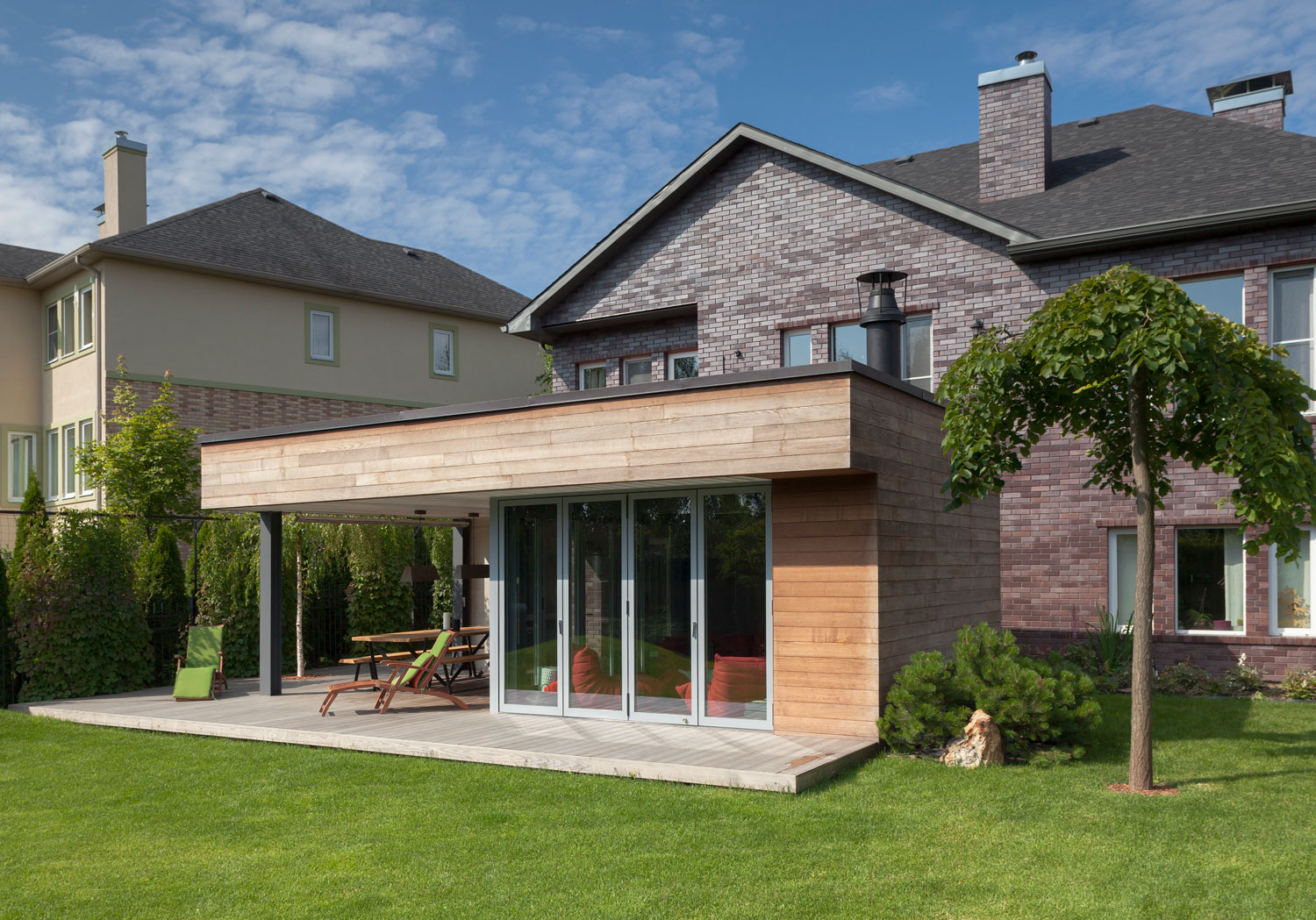 A Stylish Contemporary Home with Wonderful Views in Moscow by Shamsudin Kerimov (6)