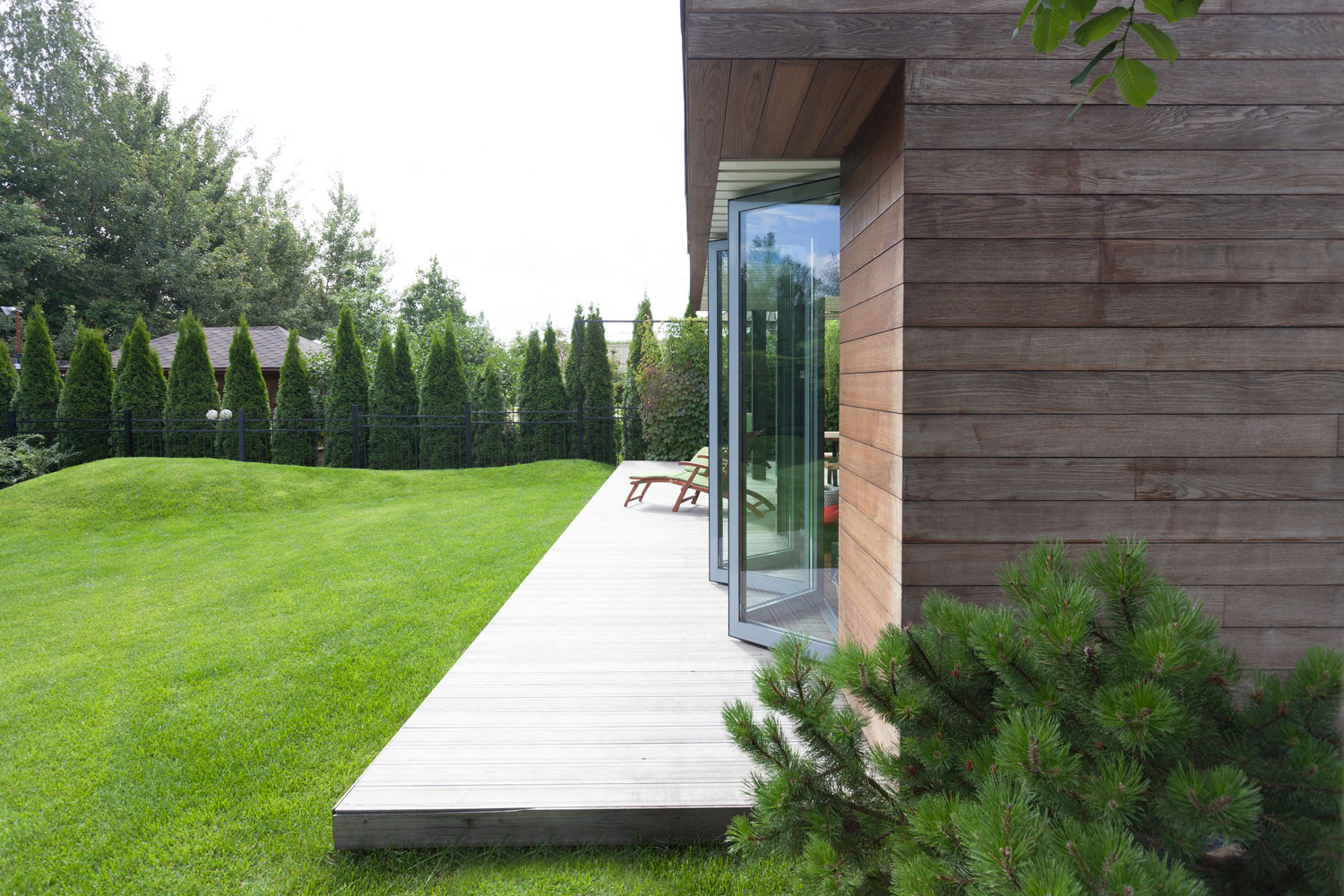 A Stylish Contemporary Home with Wonderful Views in Moscow by Shamsudin Kerimov (8)