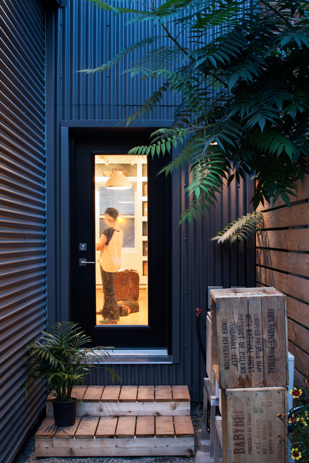 A Stylish Contemporary Row House with Touches of Playfulness and Style in Montreal by MARK+VIVI (11)