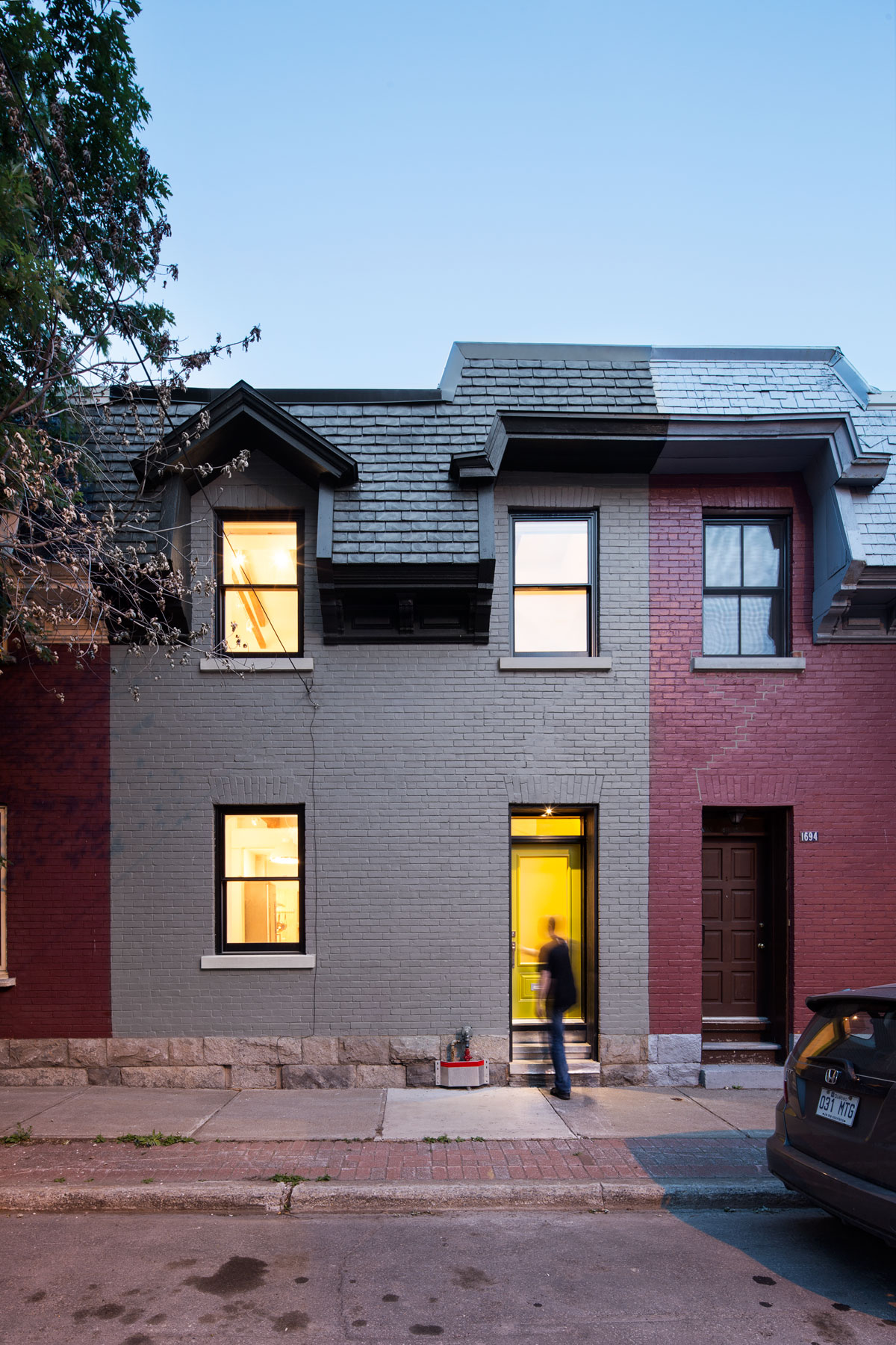 A Stylish Contemporary Row House with Touches of Playfulness and Style in Montreal by MARK+VIVI (12)