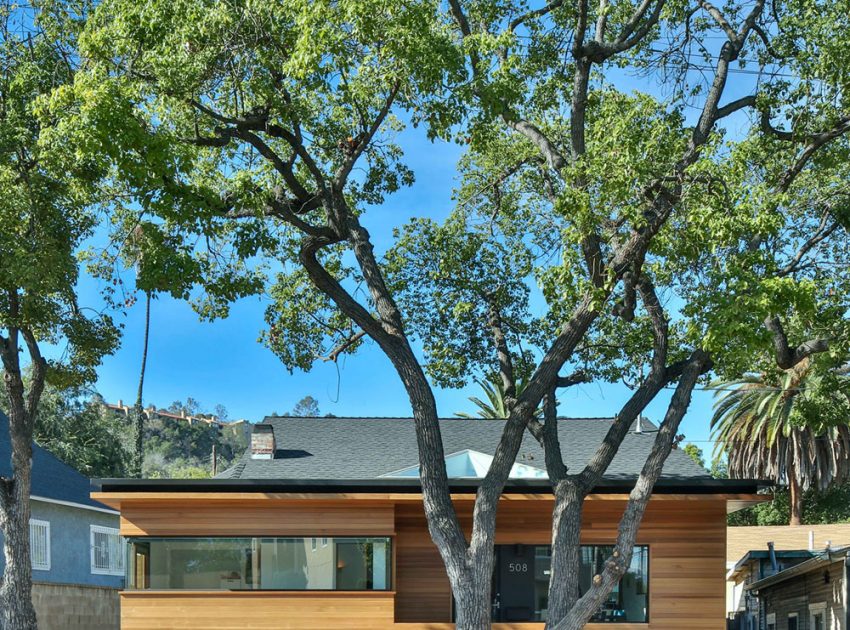 A Stylish Home with Lots of Natural Light in Hermon, Los Angeles by Martin Fenlon Architecture (1)