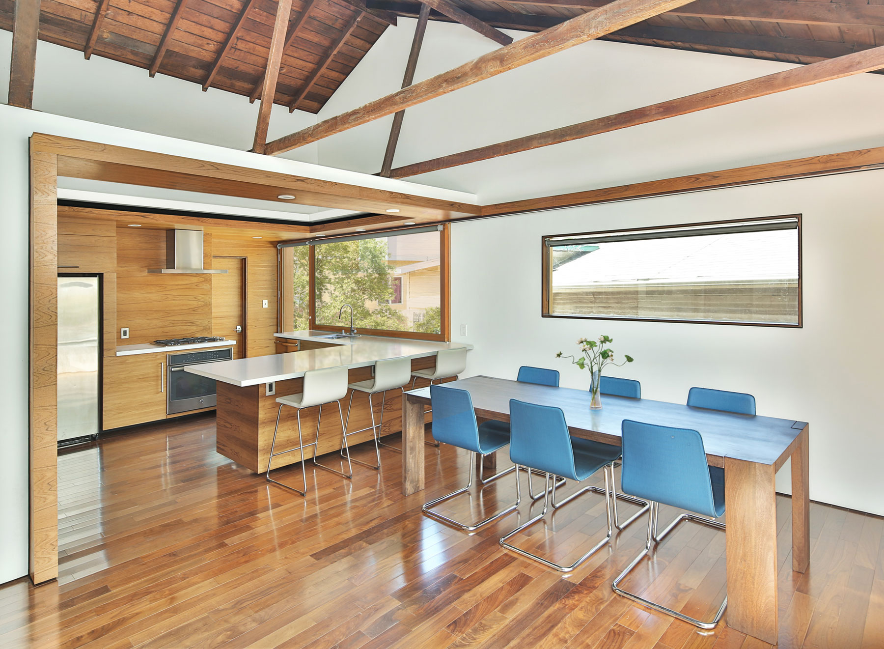 A Stylish Home with Lots of Natural Light in Hermon, Los Angeles by Martin Fenlon Architecture (19)