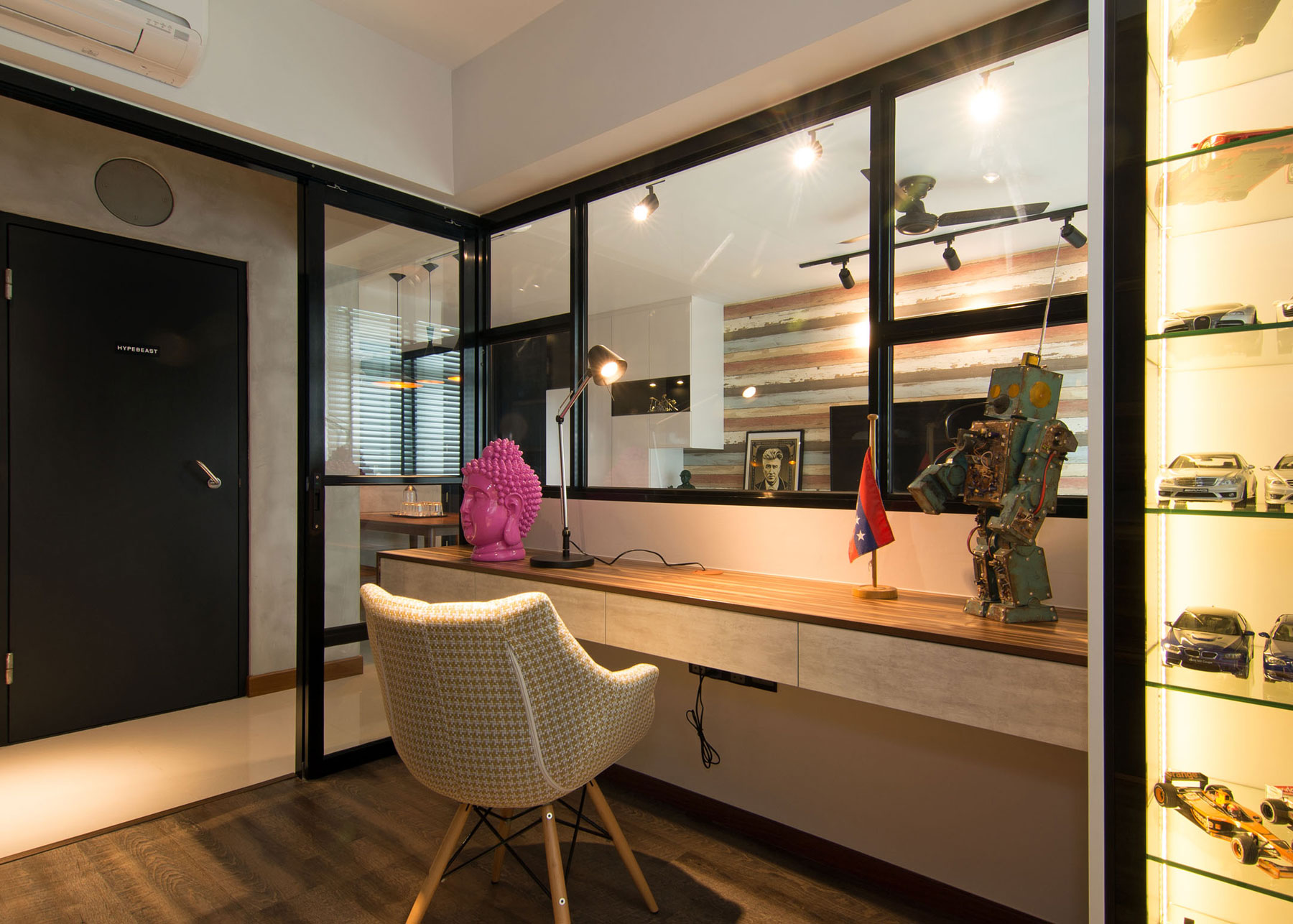A Stylish Industrial Home for a Young Couple in Singapore by Vievva Designers (18)