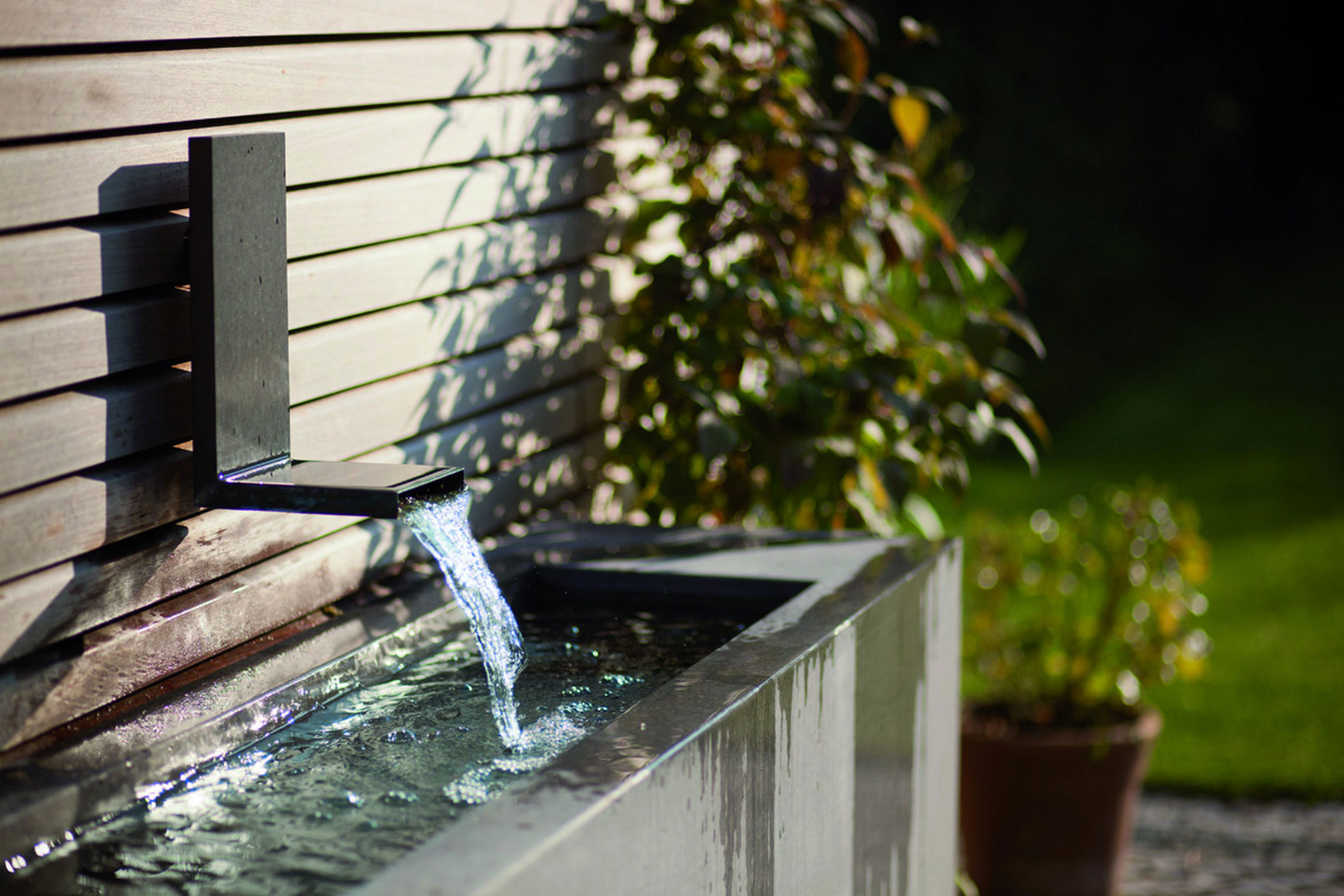 A Stylish L-Shaped Contemporary Home for a Young Family in Munich by Stephan Maria Lang (3)