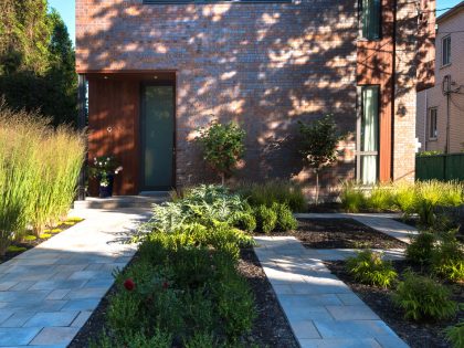 A Stylish L-Shaped Waterfront Home with Bright Interiors in Montreal by Anik Peloquin Architecte (1)