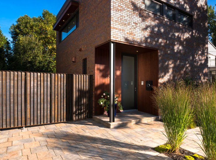 A Stylish L-Shaped Waterfront Home with Bright Interiors in Montreal by Anik Peloquin Architecte (2)