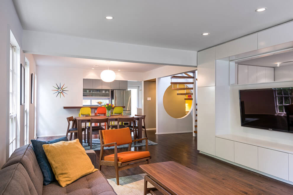 A Stylish Mid-Century Modern Home with Colorful and Quirky Interiors in Texas by CONTENT Architecture (1)