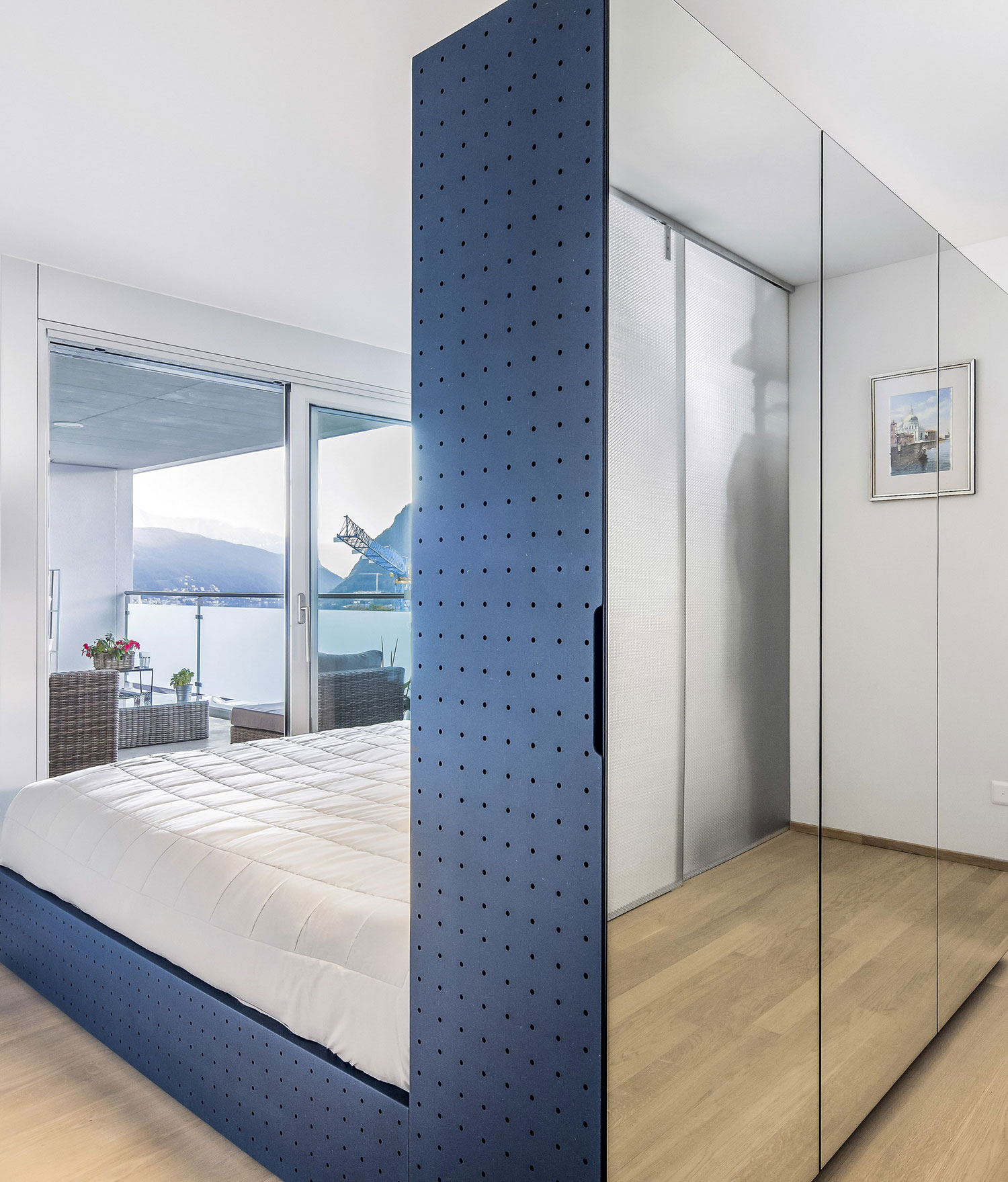 A Stylish Modern Apartment with Stunning Interior Elements on the Lake of Lugano by dotdotdot (12)