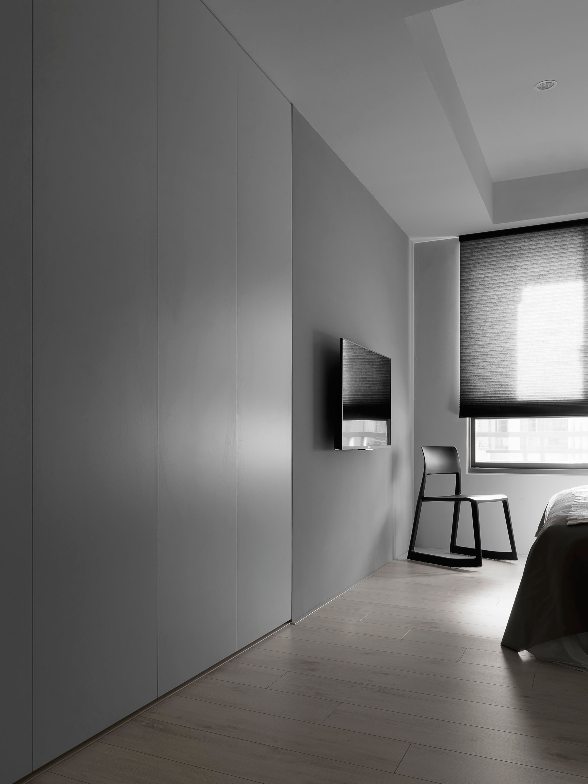 A Stylish Modern Apartment with a Strong Contrast of Materials in Taichung, Taiwan by Z-AXIS DESIGN (11)