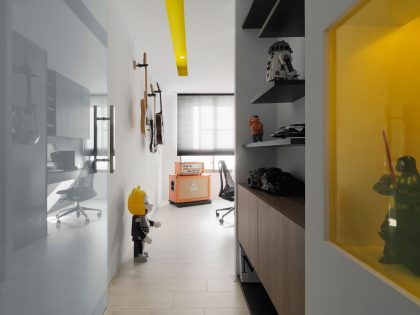 A Stylish Modern Apartment with a Strong Contrast of Materials in Taichung, Taiwan by Z-AXIS DESIGN (15)