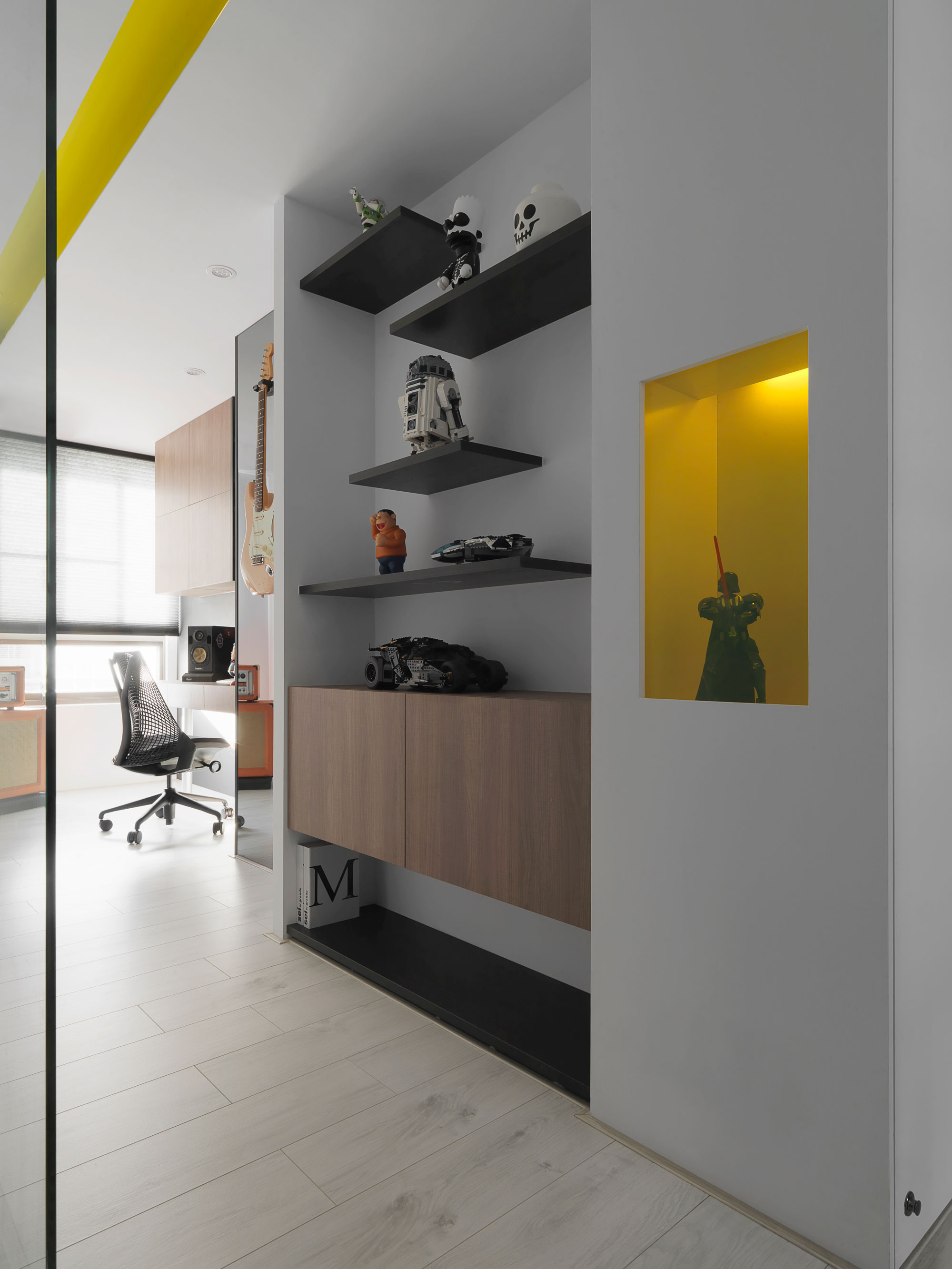 A Stylish Modern Apartment with a Strong Contrast of Materials in Taichung, Taiwan by Z-AXIS DESIGN (16)