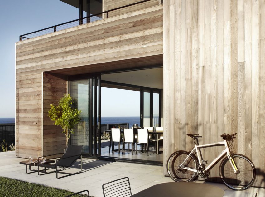 A Stylish Modern Beach House with Strong Natural Light in New South Wales by Smart Design Studio (5)