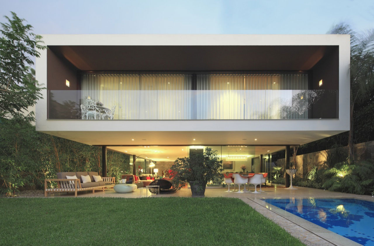 A Stylish Modern Home with Stunning Views in Casuarinas by Metropolis (16)