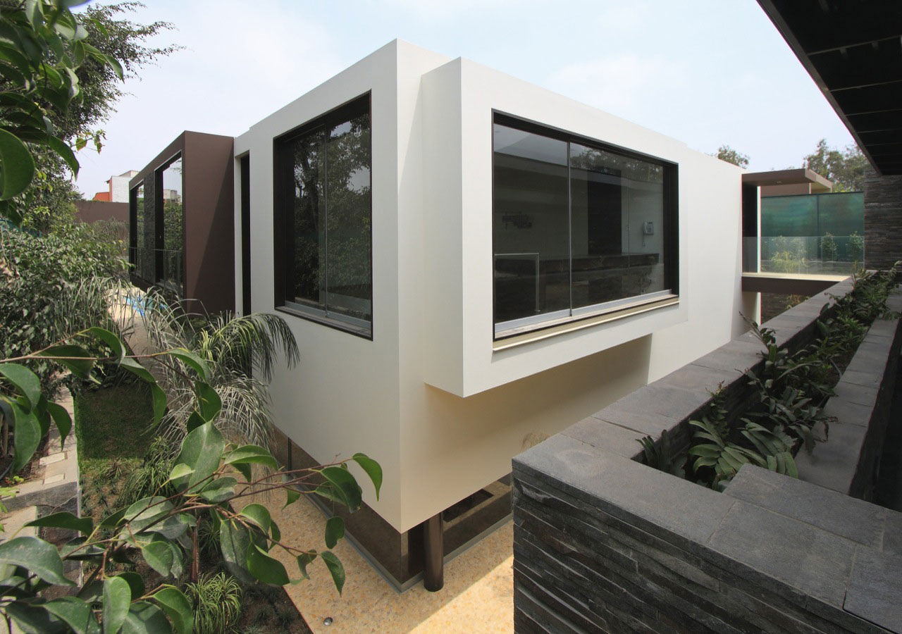 A Stylish Modern Home with Stunning Views in Casuarinas by Metropolis (4)