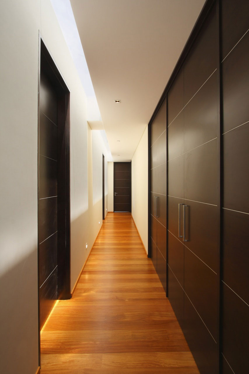 A Stylish Modern Home with Stunning Views in Casuarinas by Metropolis (7)