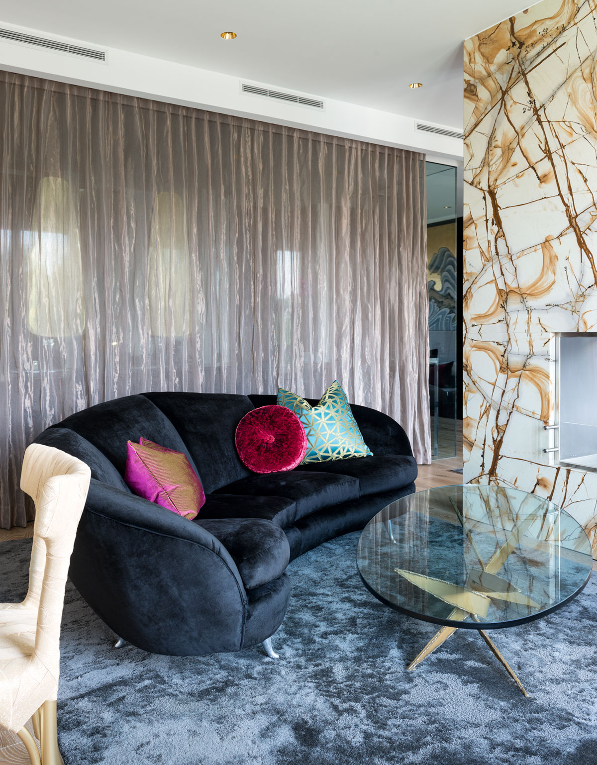 A Stylish Modern Home with Unique Character and Personality in Montreal by Les Ensembliers (8)