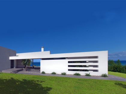A Stylish Modern House with Mediterranean Sea Views in Ammoudi, Greece
