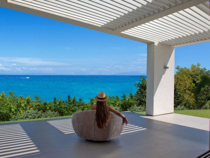 A Stylish Modern House with Mediterranean Sea Views in Ammoudi, Greece by Katerina Valsamaki Architects (4)
