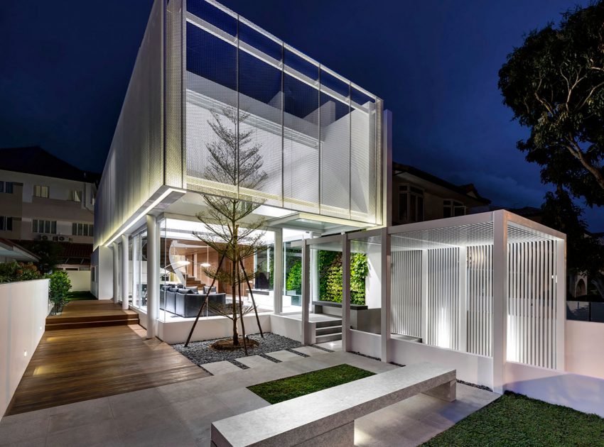 A Stylish Semi-Detached House with White Translucent Box in Singapore by Park + Associates (10)