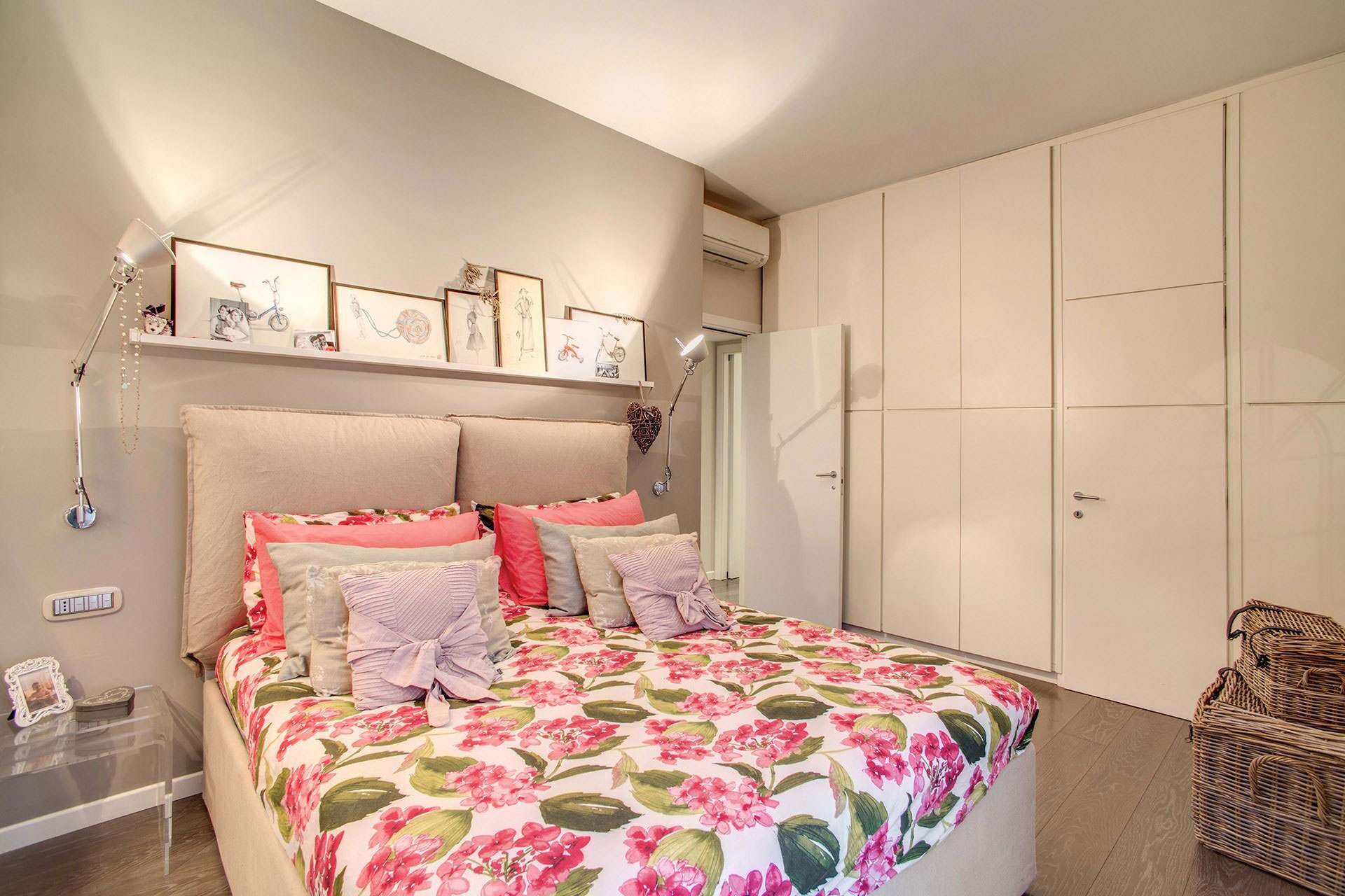 A Stylish and Beautiful Contemporary Home in Rome, Italy (18)