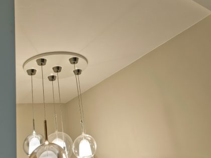 A Stylish and Bright Modern Apartment with Lovely Interiors in Brescia, Italy by bp Laboratorio di Architettura (17)