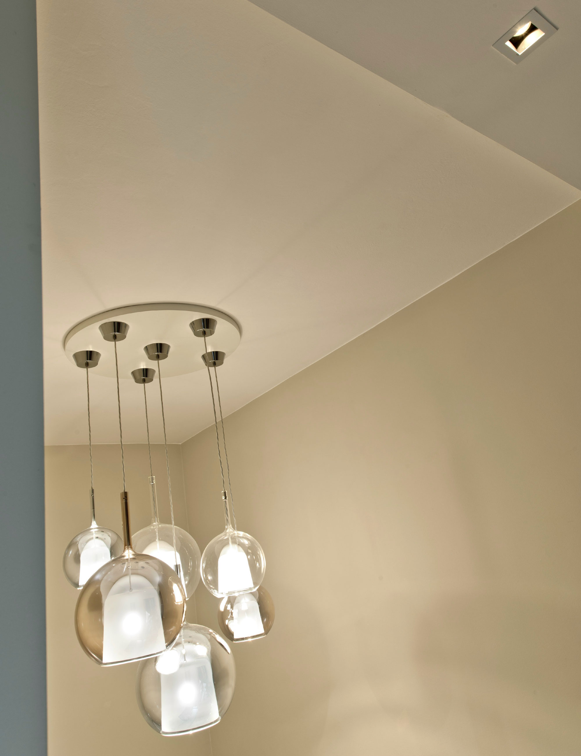 A Stylish and Bright Modern Apartment with Lovely Interiors in Brescia, Italy by bp Laboratorio di Architettura (17)