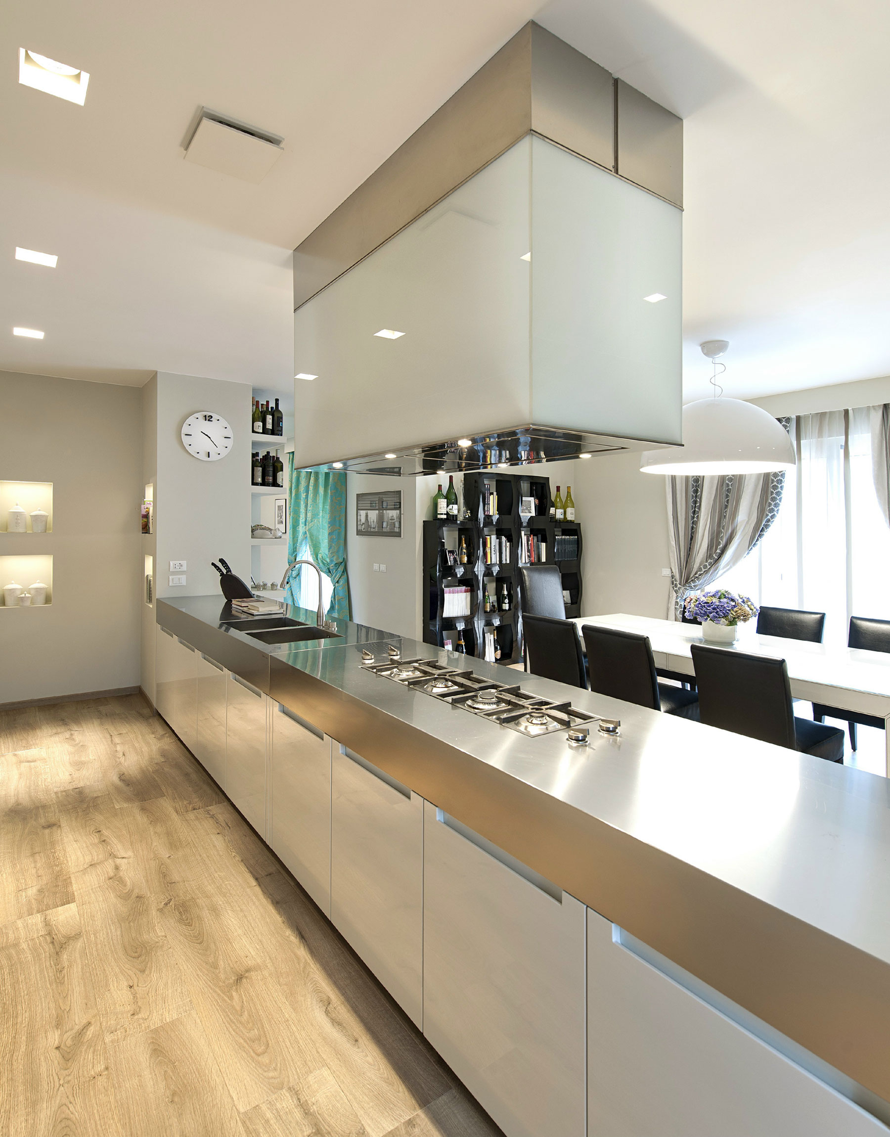 A Stylish and Bright Modern Apartment with Lovely Interiors in Brescia, Italy by bp Laboratorio di Architettura (5)