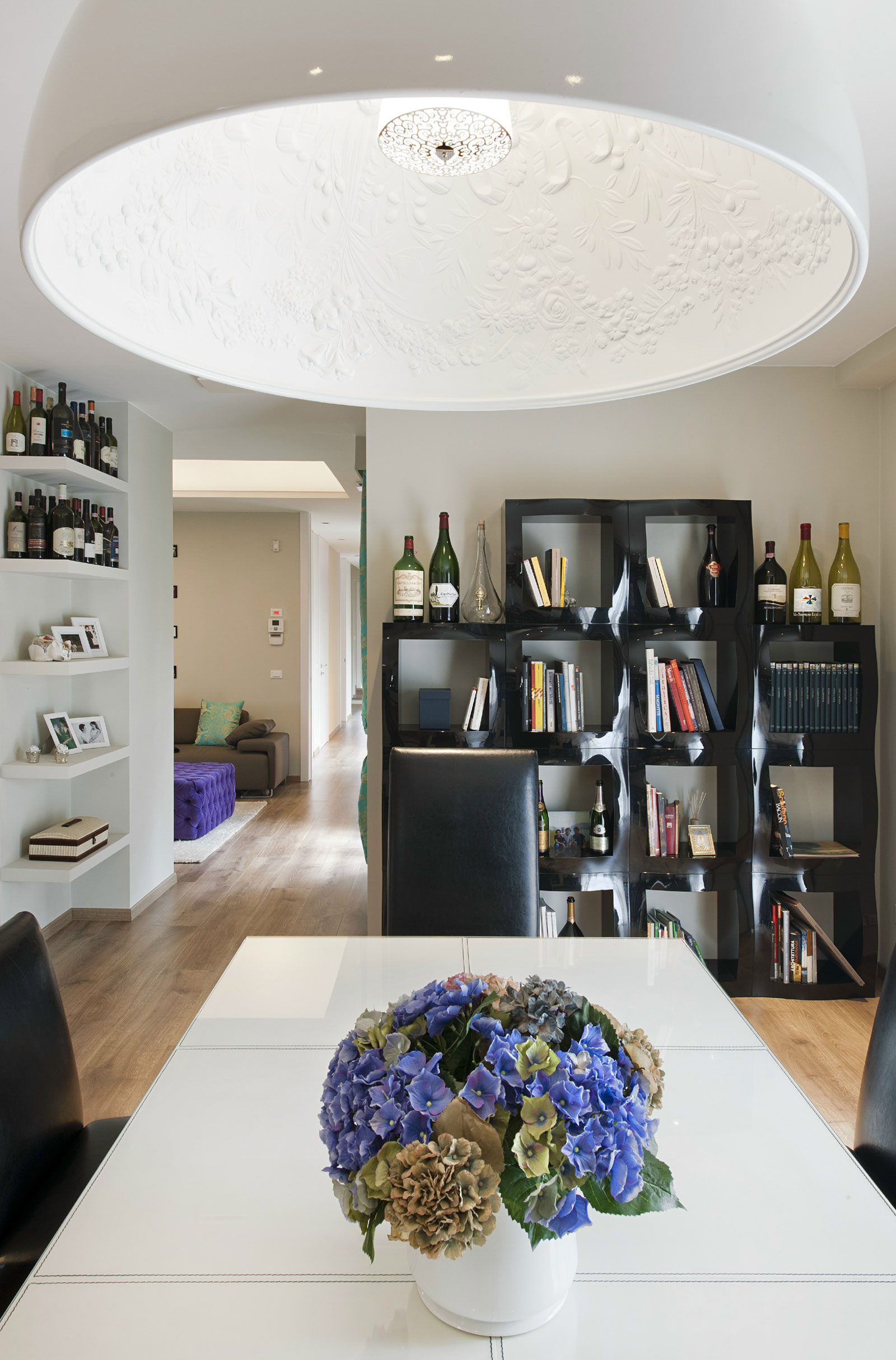 A Stylish and Bright Modern Apartment with Lovely Interiors in Brescia, Italy by bp Laboratorio di Architettura (8)