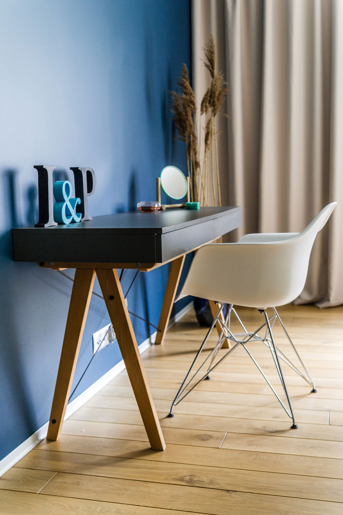 A Stylish and Colorful Modern Home for a Young Couple with Two Boys in Tczew, Poland by Fabryka Wnętrz (26)