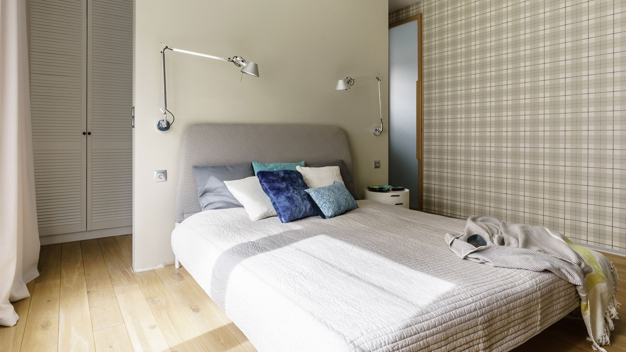 A Stylish and Colorful Modern Home for a Young Couple with Two Boys in Tczew, Poland by Fabryka Wnętrz (29)