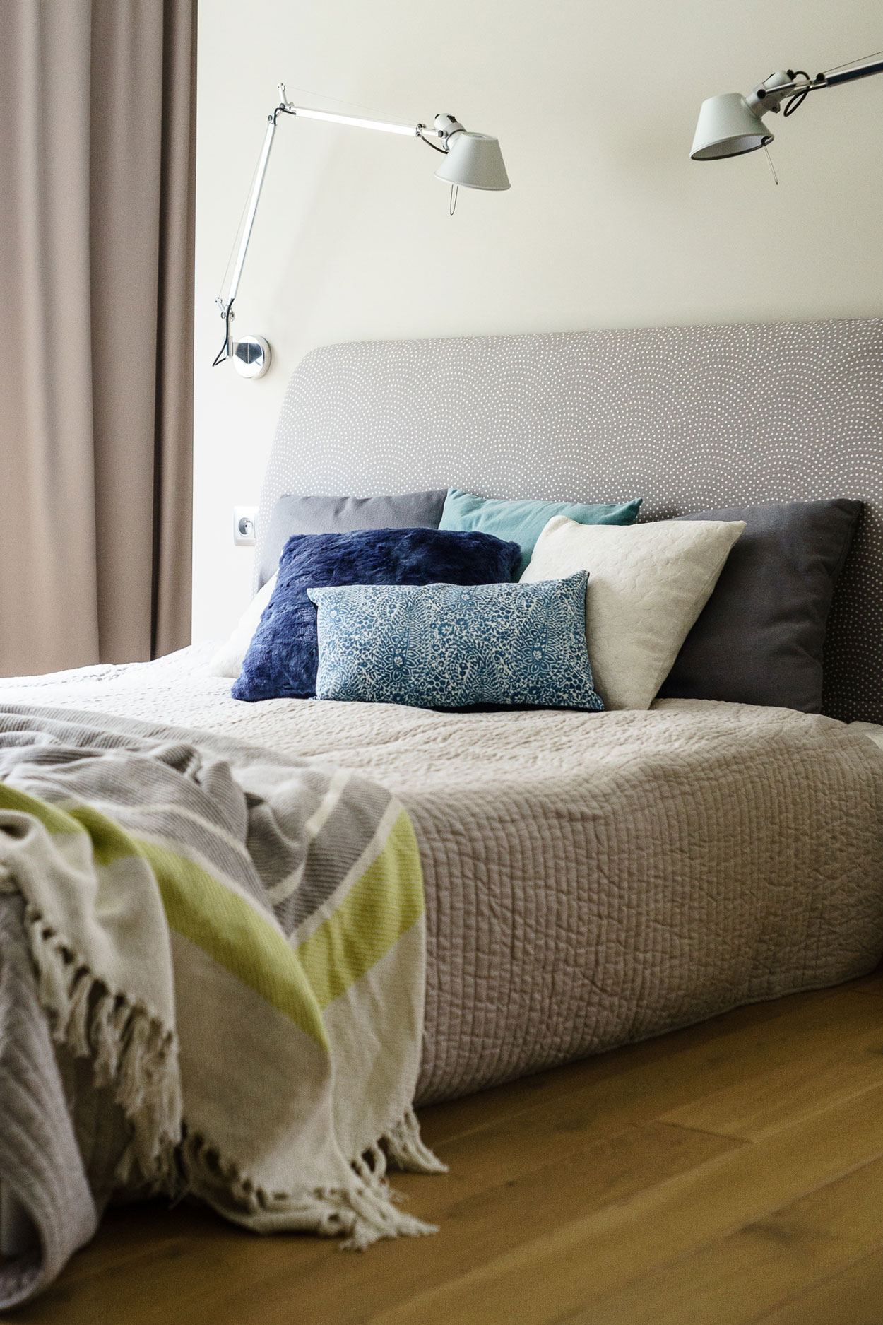 A Stylish and Colorful Modern Home for a Young Couple with Two Boys in Tczew, Poland by Fabryka Wnętrz (30)