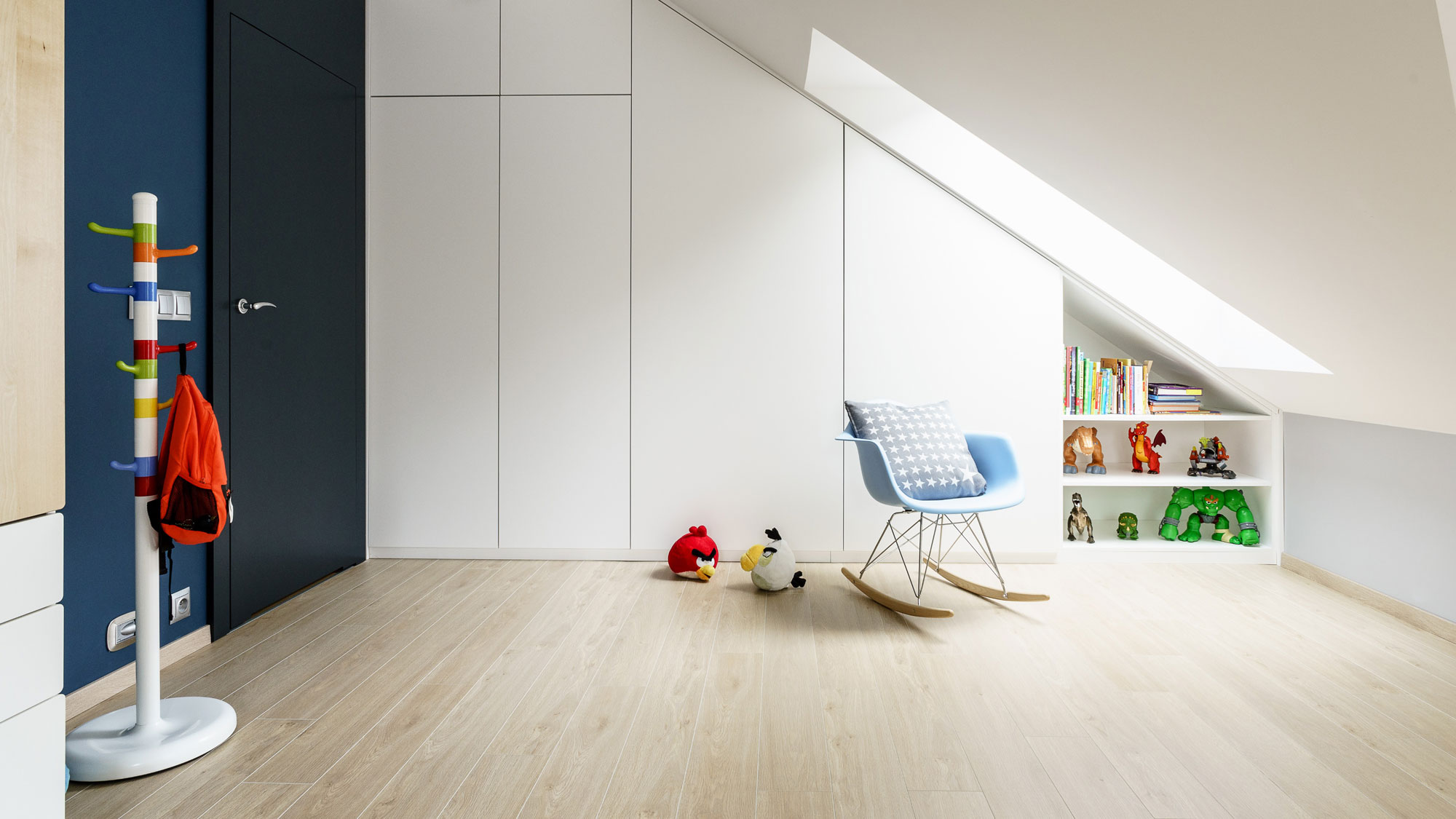 A Stylish and Colorful Modern Home for a Young Couple with Two Boys in Tczew, Poland by Fabryka Wnętrz (31)