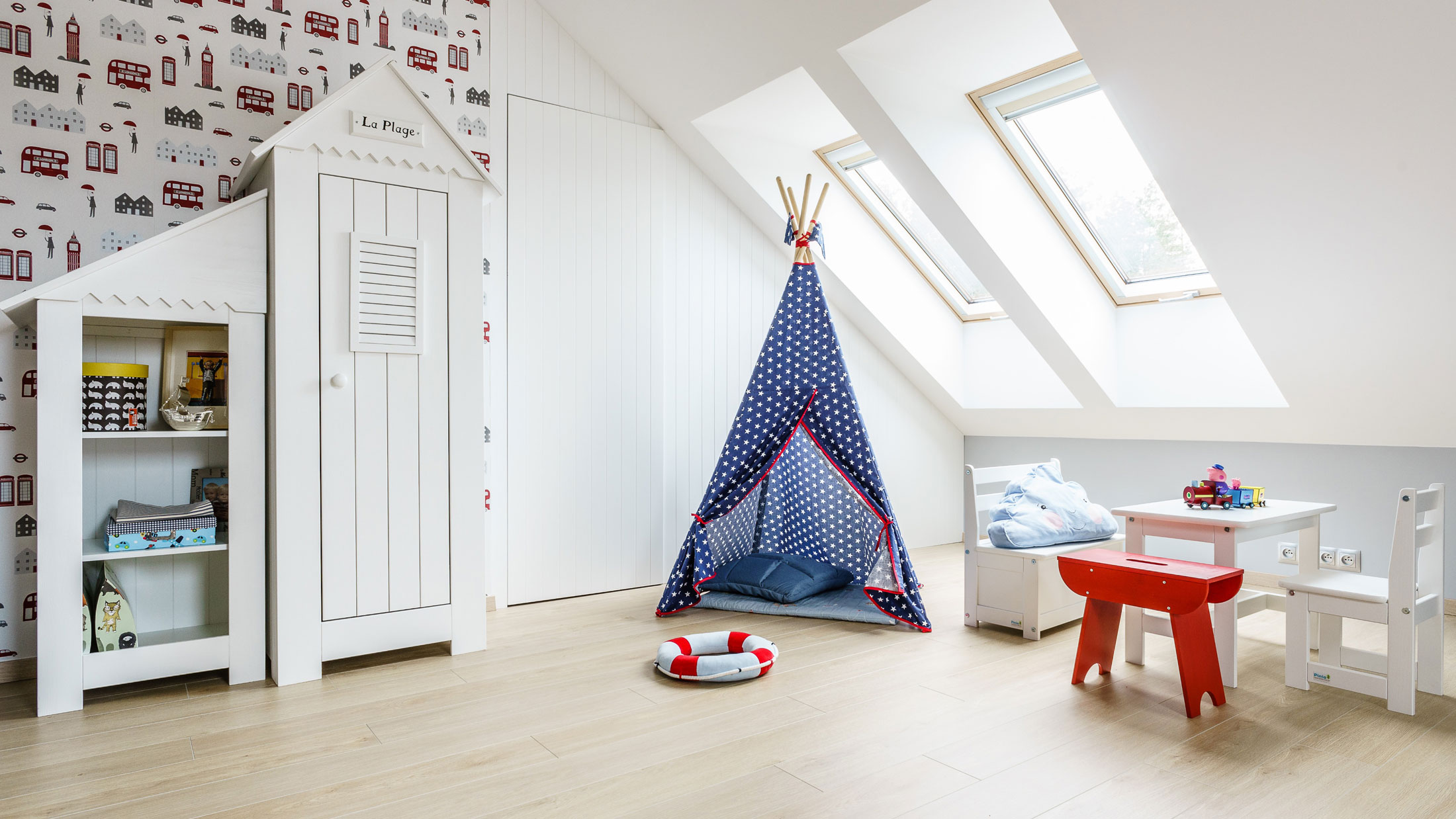 A Stylish and Colorful Modern Home for a Young Couple with Two Boys in Tczew, Poland by Fabryka Wnętrz (32)