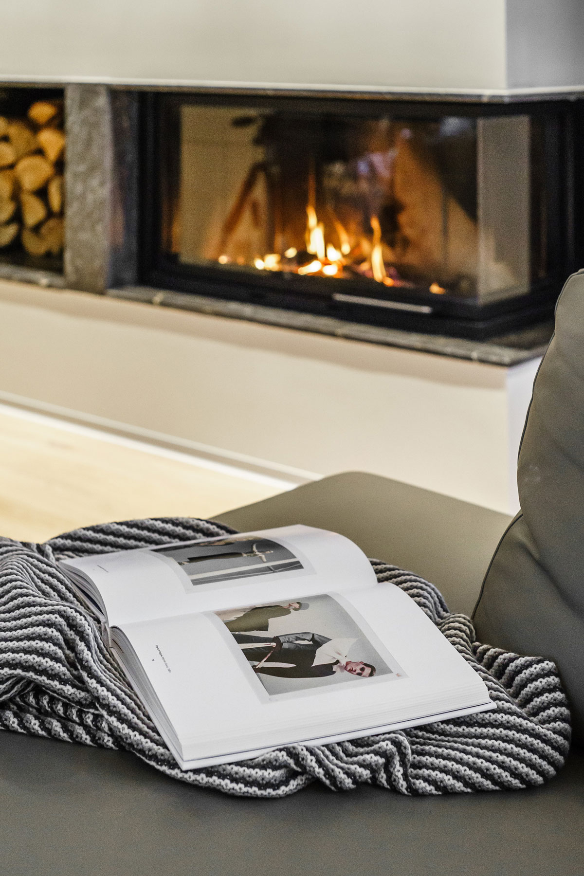 A Stylish and Colorful Modern Home for a Young Couple with Two Boys in Tczew, Poland by Fabryka Wnętrz (5)